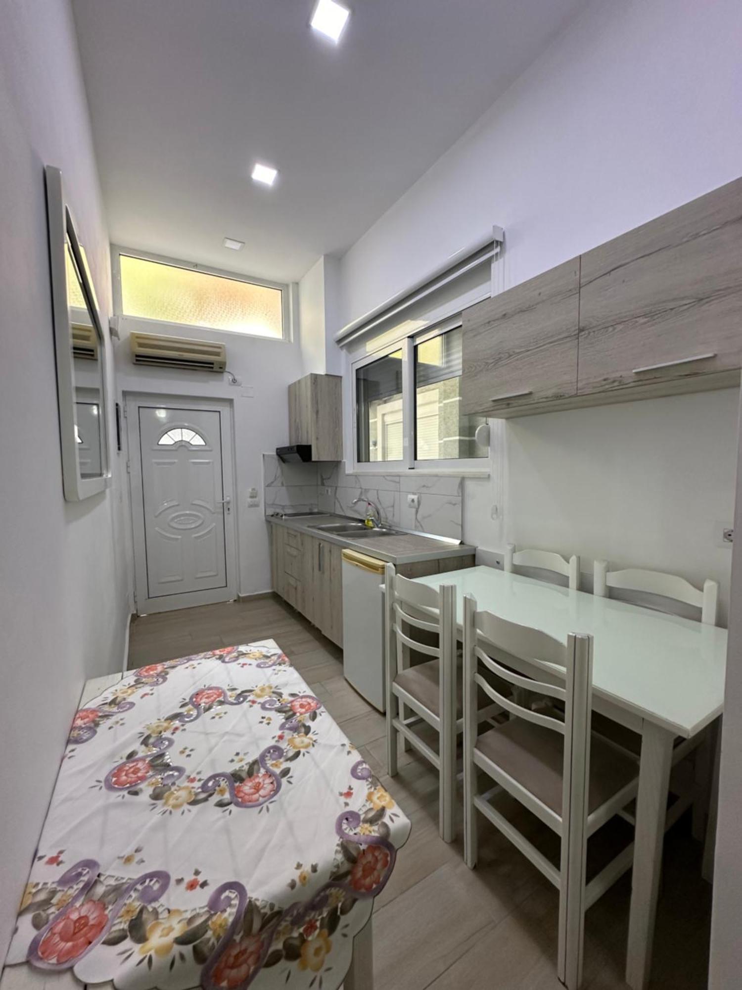 Luxy Coral Aparts Apartment Sarande Exterior photo